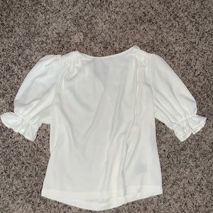 WHITE PUFFY SLEEVE BLOUSE